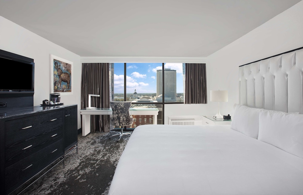 Deluxe Room, 1 King Bed - Photo 3