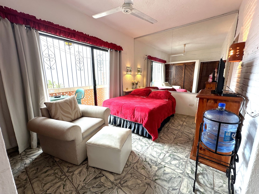 Bachelor Suite Ocean View
