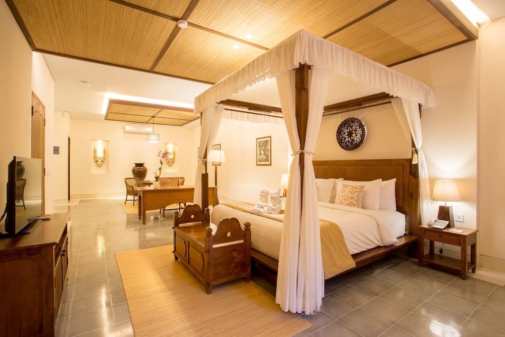 Suite, Hot Tub (River Valley)