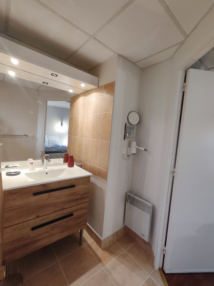 Comfort Triple Room (Charlie) photo 3