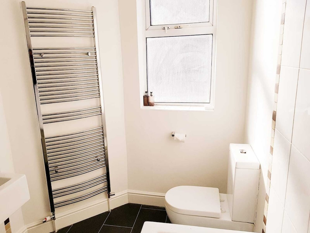 Deluxe Double or Twin Room, Shared Bathroom (DELUXE TWIN/KING ) photo 3