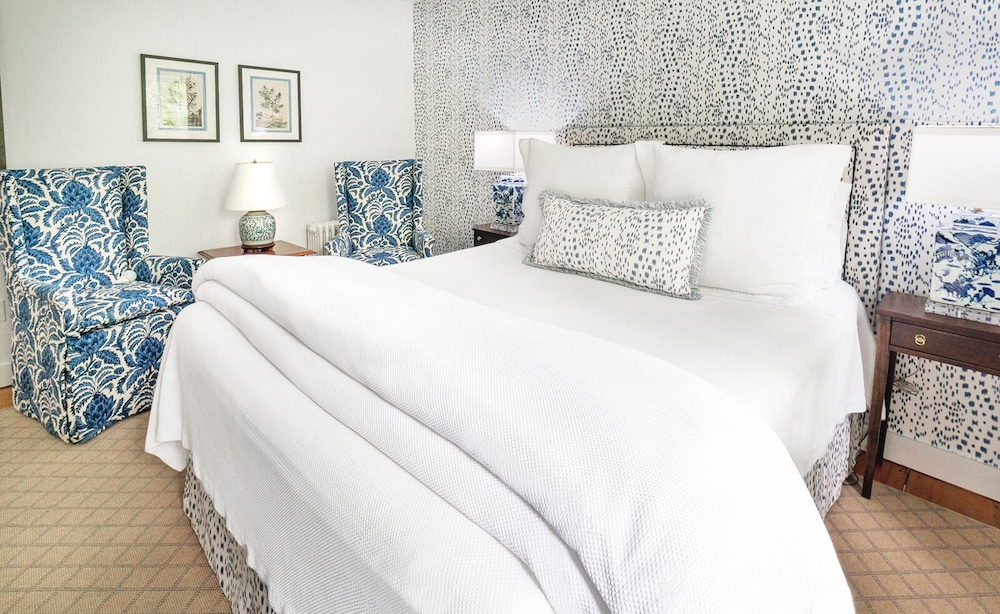 No. 14 Queen Room