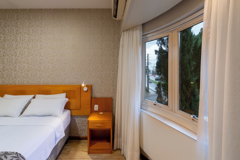 Deluxe Room - Photo 2