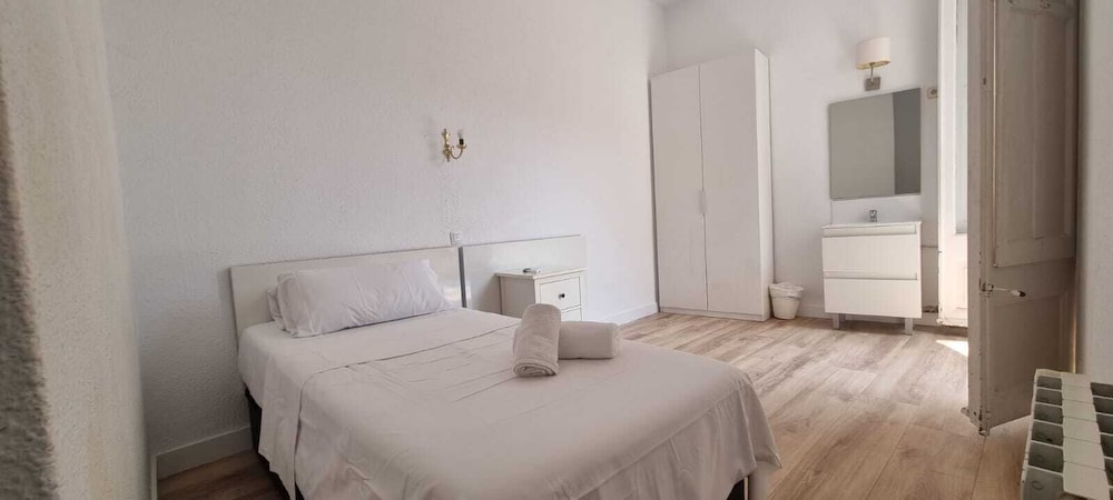 Basic Room, City View