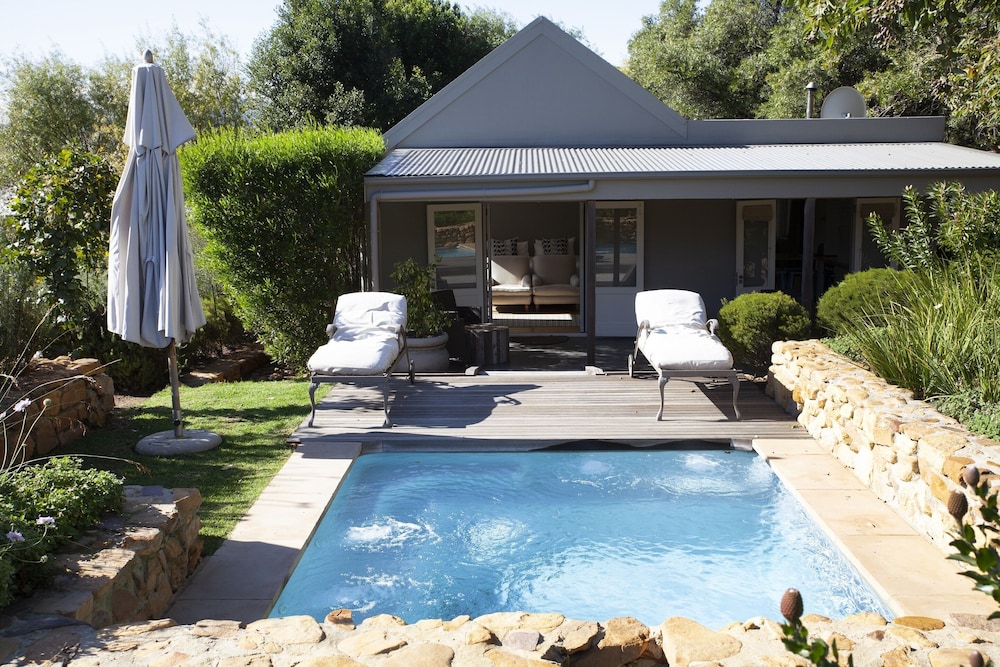 Garden Cottage photo 2