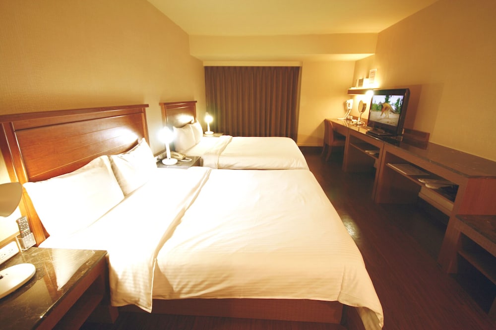 Business Quadruple Room photo 2