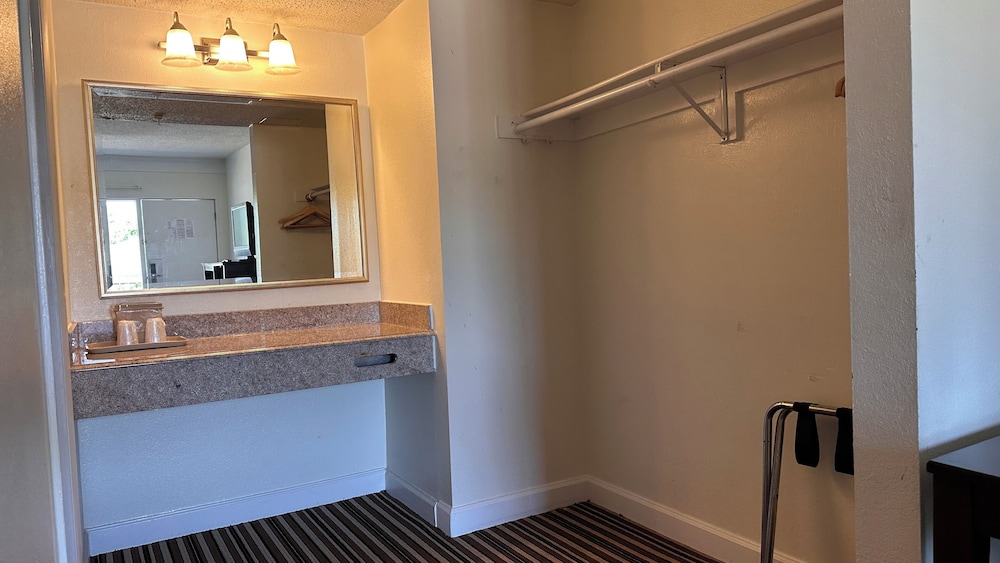 Deluxe Double Room, 2 Double Beds, Non Smoking photo 3