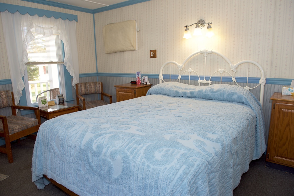 Standard Single Room, 1 Queen Bed, Non Smoking photo 2