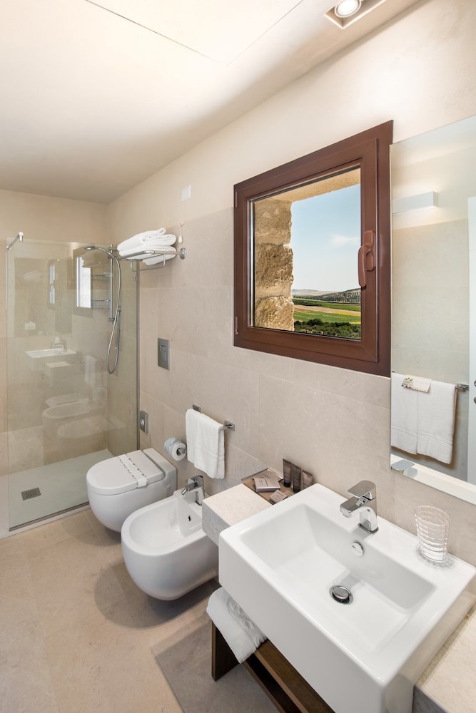 Comfort Suite photo 2