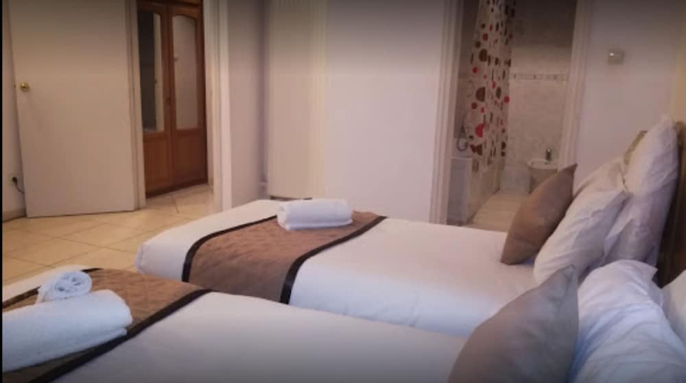 Double Room - Photo 3