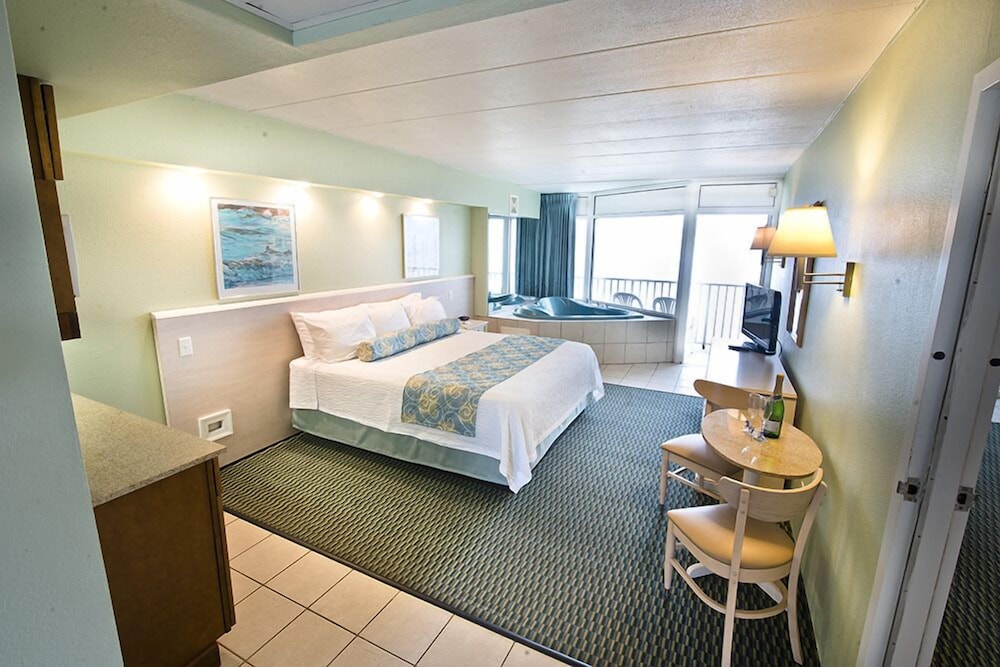Superior Room, 1 King Bed, Ocean View photo 3