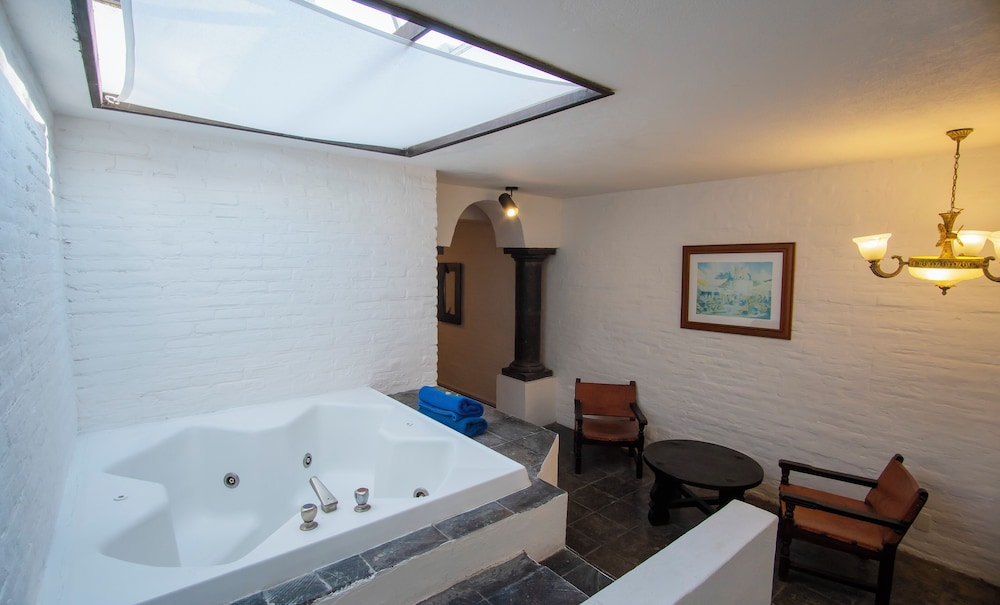 Junior Suite, 2 Double Beds - Photo 2