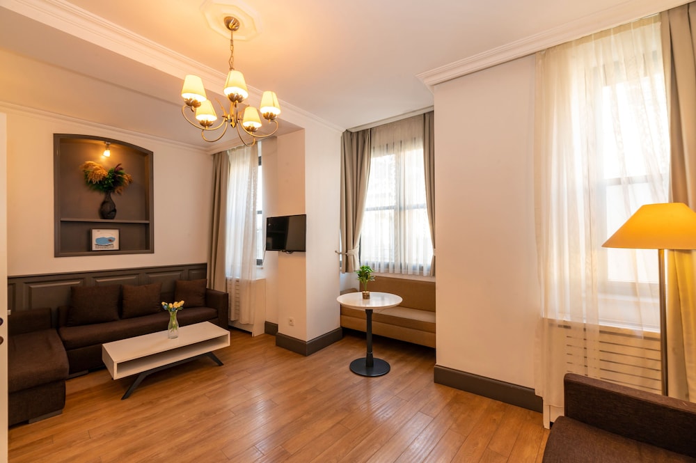 Deluxe Apartment photo 2