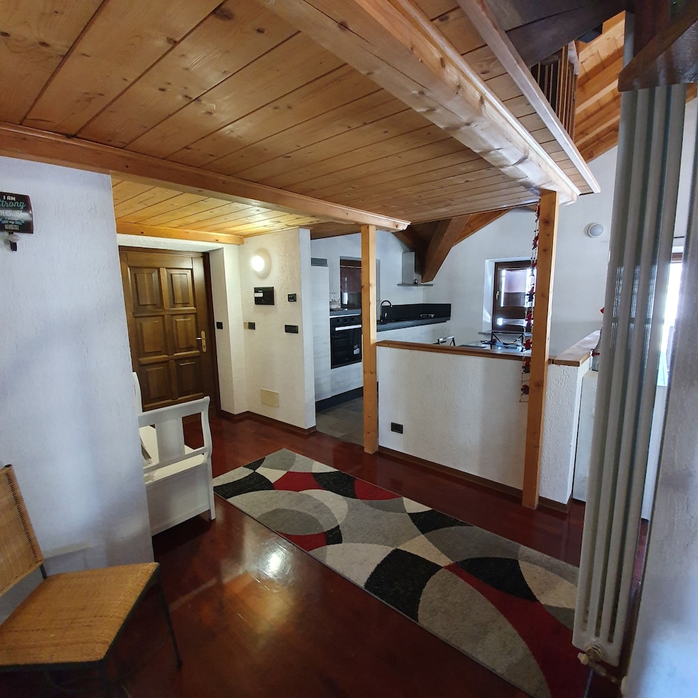 Honeymoon House photo 3