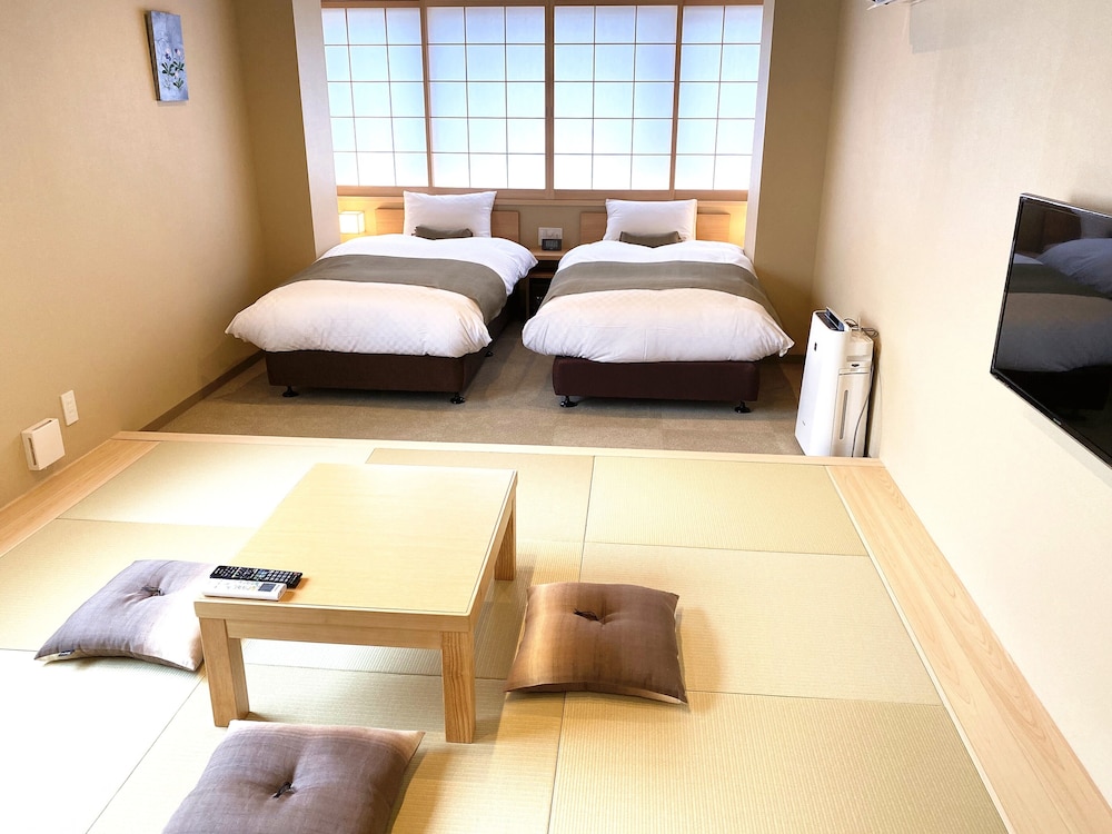 Moderate Twin Room with Tatami photo 2