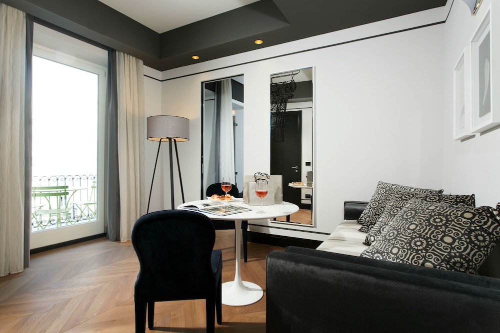 Romantic Suite photo 2