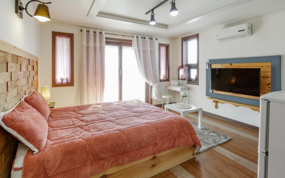 Room (K01 (2 Bed Rooms))