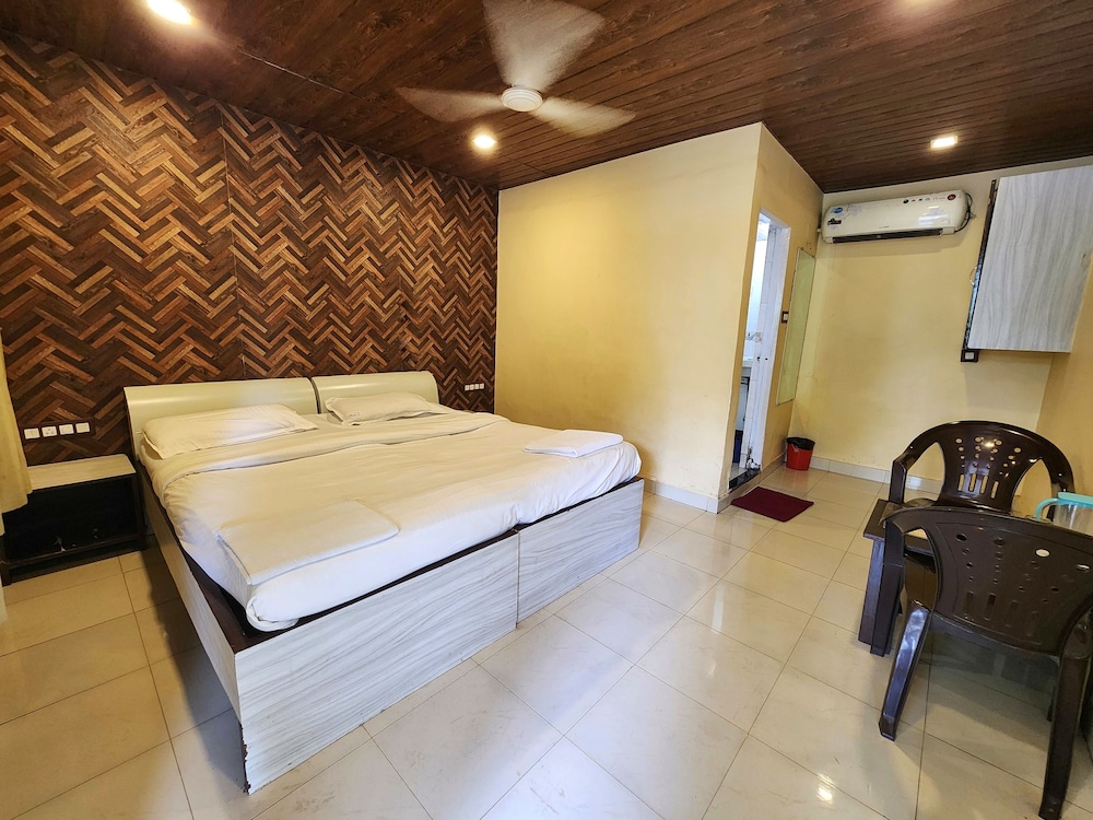 Deluxe non ac room - Photo 4