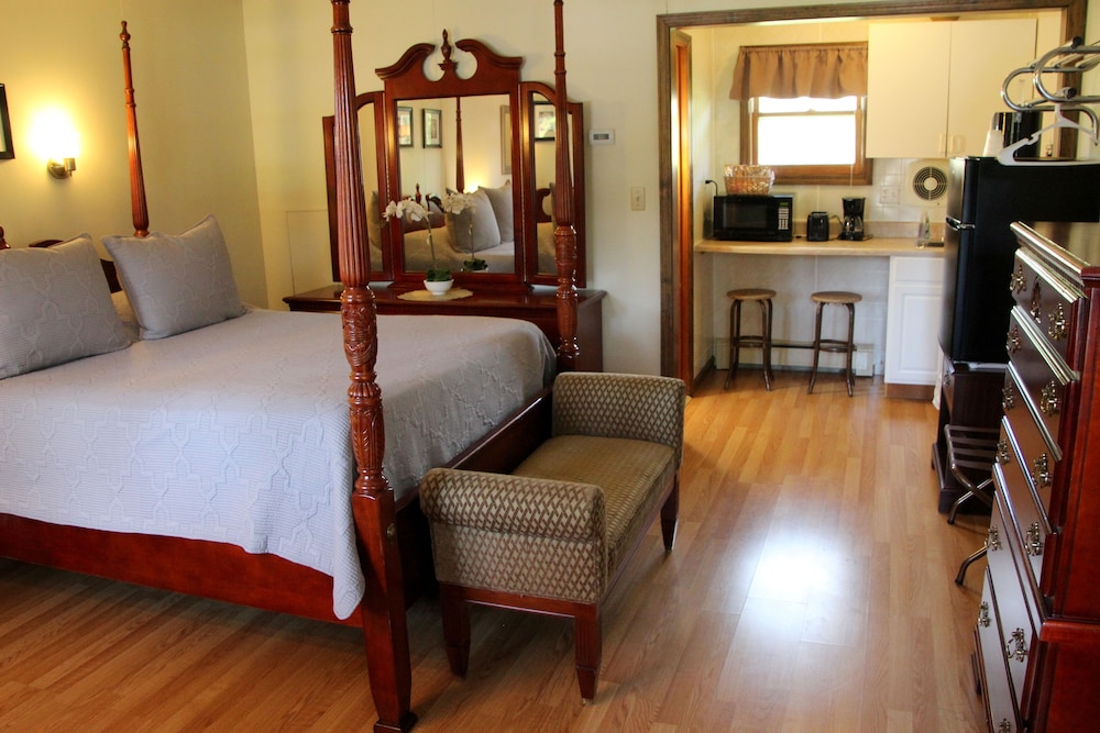 Superior Single Room, Ensuite (12 -Queen Superior suite) photo 1