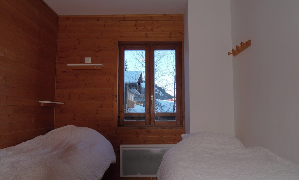Twin Room (with shower) - Photo 3