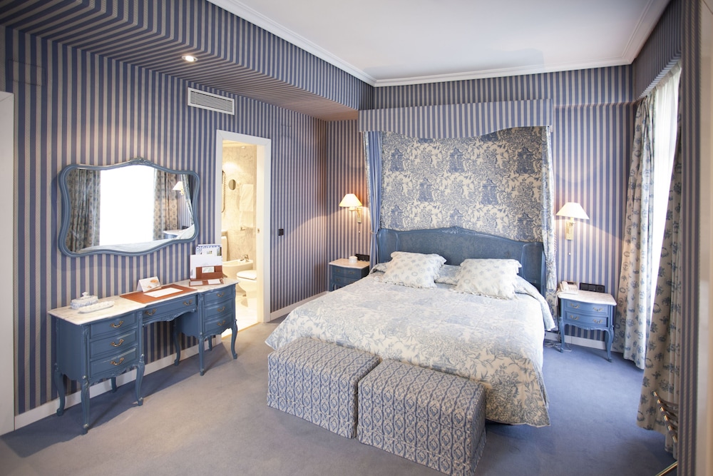 Studio Suite - Photo 1