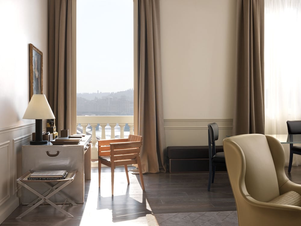 Luxury Suite, 1 King Bed, Balcony, River View