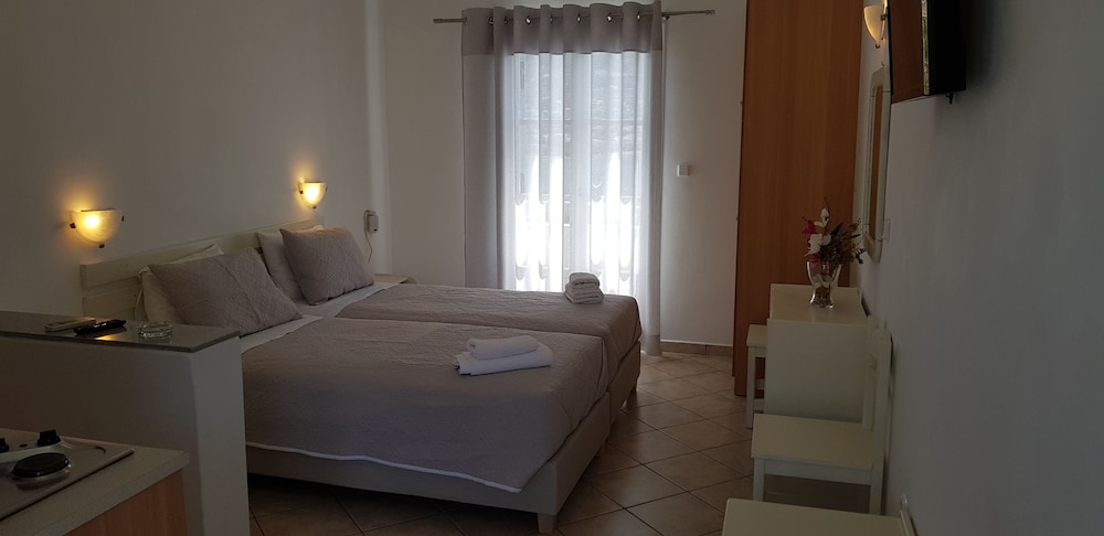 Deluxe Studio, Sea View (1st floor, 2 adults) - Photo 1