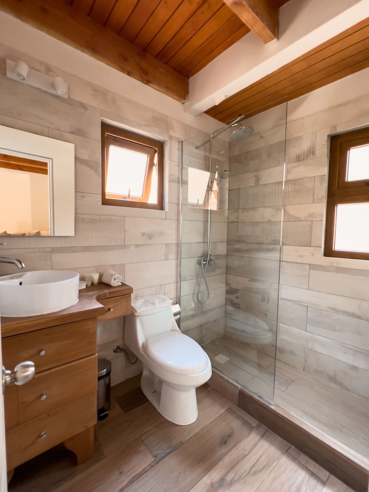 Honeymoon Villa, 1 Bedroom, Pool Access photo 3