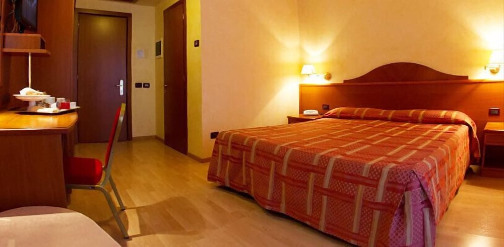 Economy Single Room, 1 Twin Bed photo 3