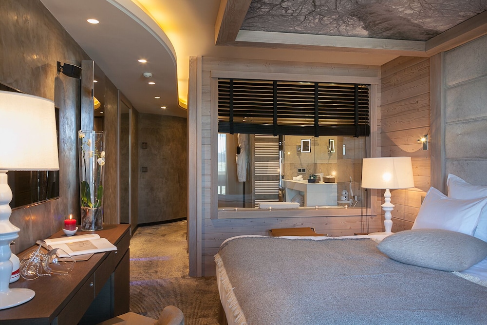 Deluxe Prestige Room
