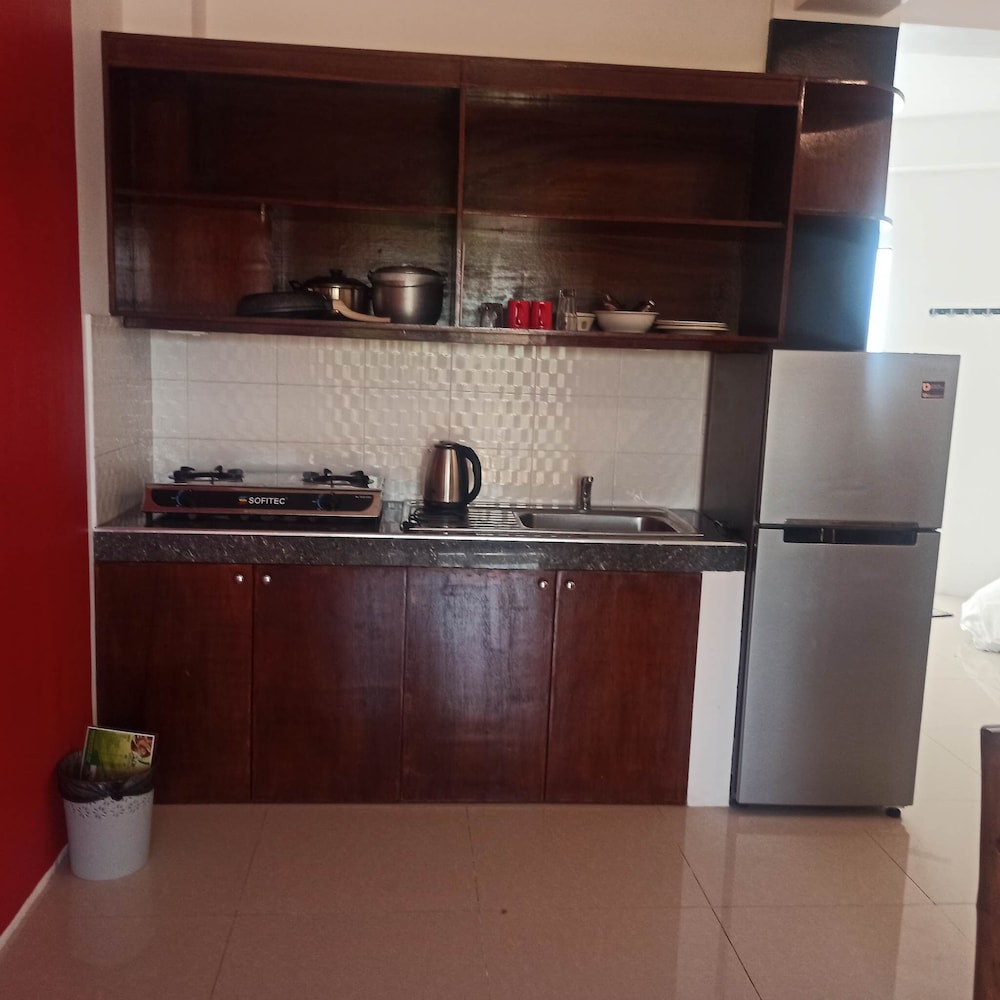 2 Bedroom Apartment with Lounge and Kitchen photo 3