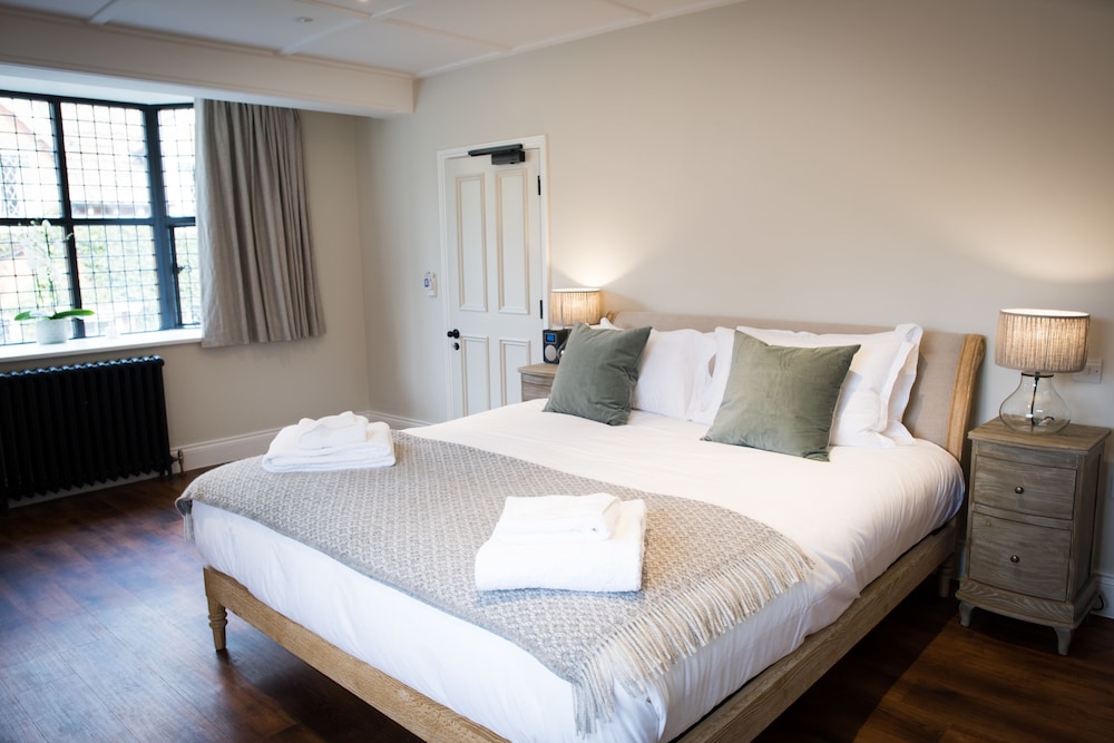 Deluxe King Suite 1 photo 2