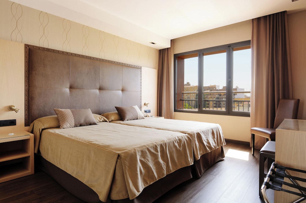 Double or Twin Room - Photo 1