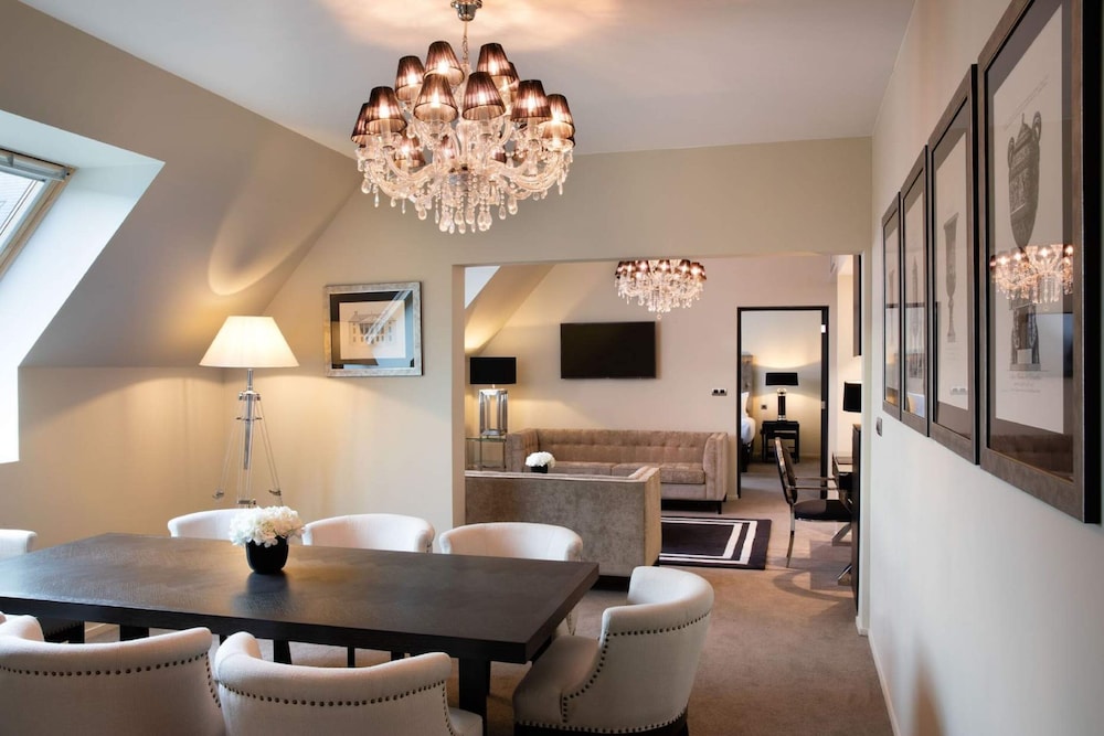 Royal Suite, 2 Bedrooms photo 3