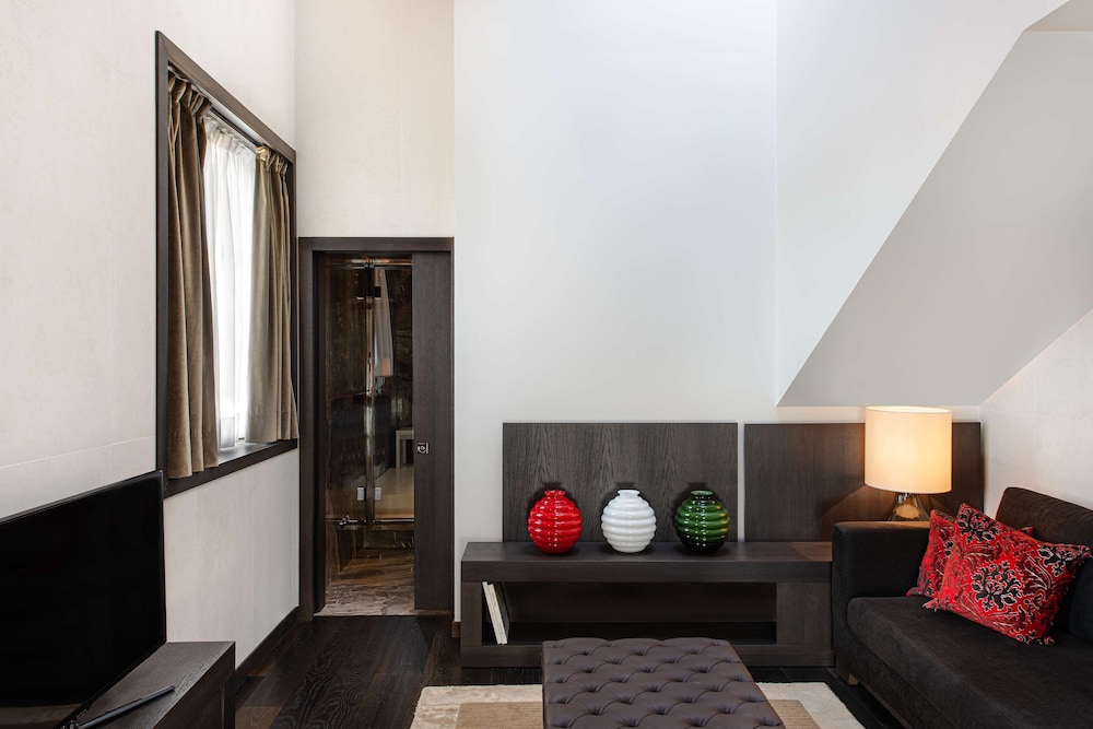 Suite (Grande, Canal View)