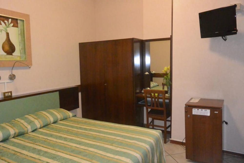 Double Room - Photo 3