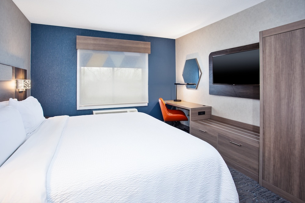 Standard Room, 1 King Bed, Mobility Accessible, Non Smoking (Communications) - Photo 1