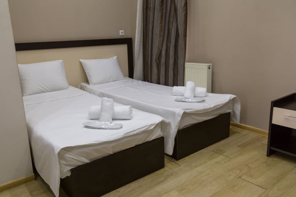 Economy Double Or Twin Room photo 2