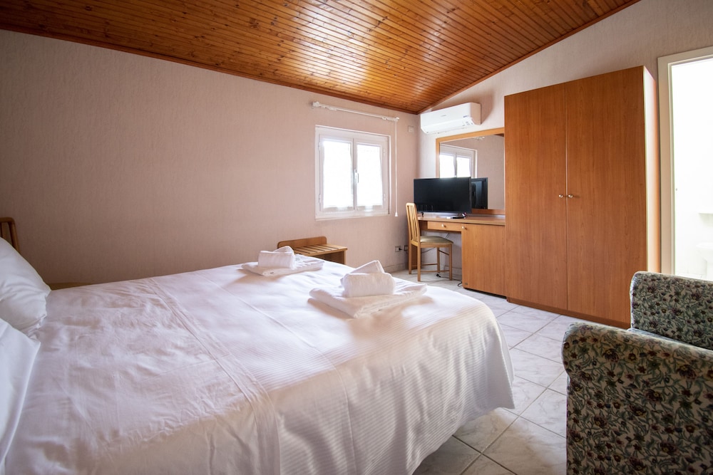 Triple Room - Photo 3