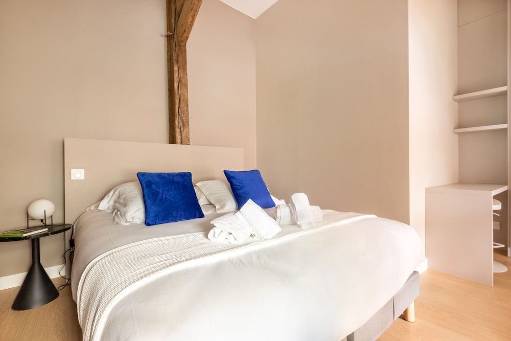 Apartment, Ensuite, City View - Photo 40
