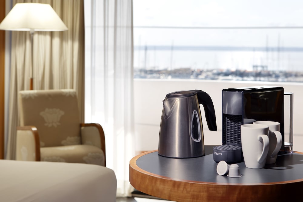 Premium Room, Sea View (2 adults + 1 child) - Photo 7