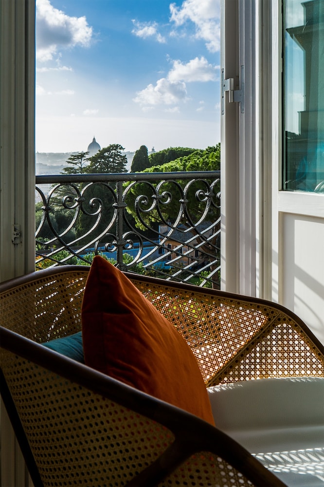 Premium Room, 1 King Bed (Luxury)