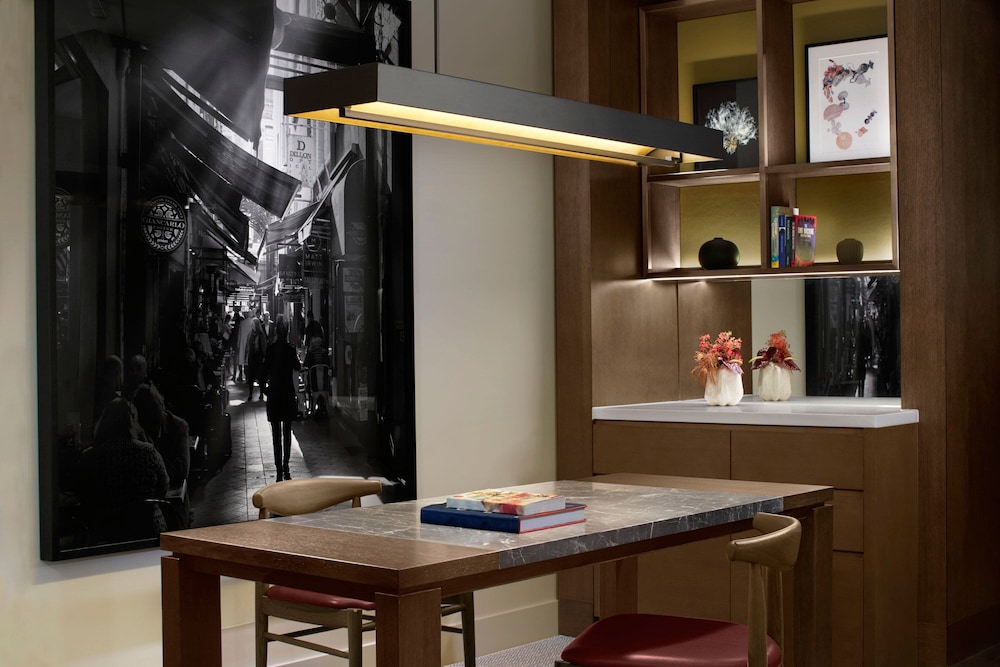 Club Twin Room