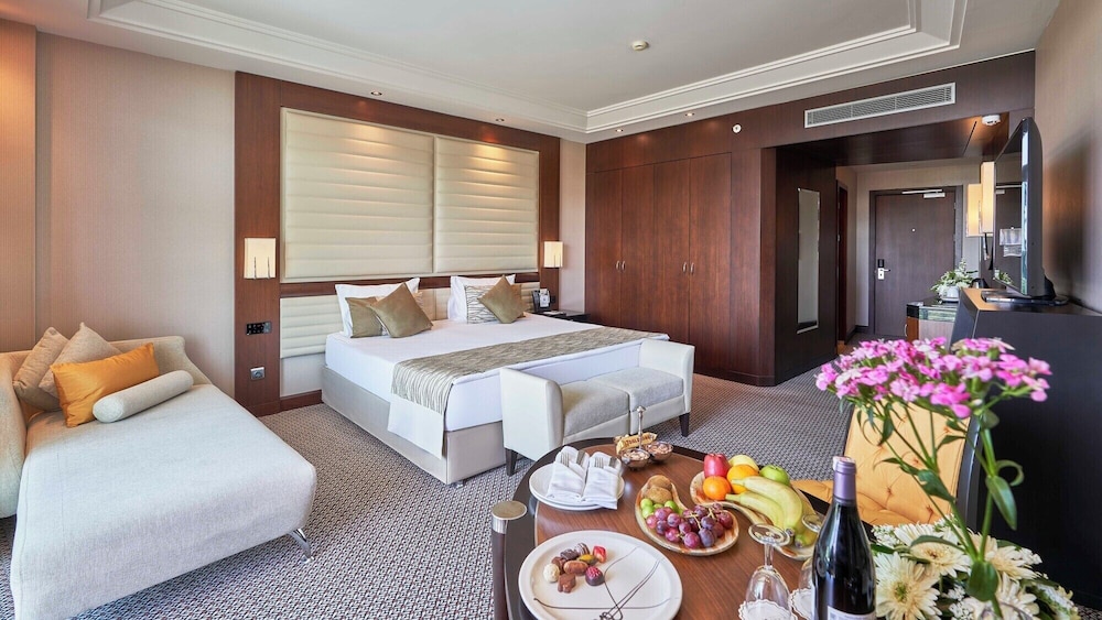 Superior Room, Partial Sea View (2 adults and 2 children) photo 3