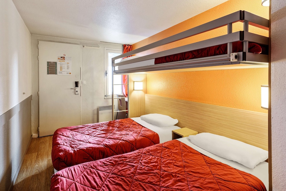Standard Room, 3 Twin Beds - Photo 1