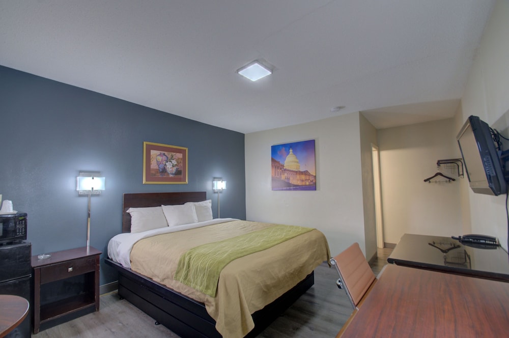 Standard Room, 1 King Bed photo 1
