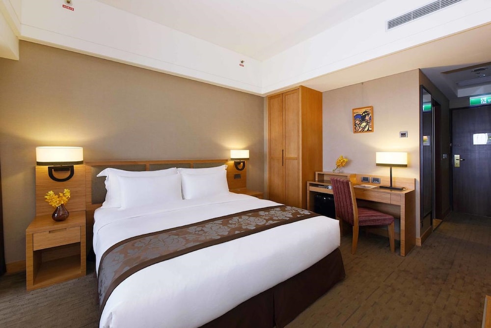 Superior Double Room (City View) - Photo 3