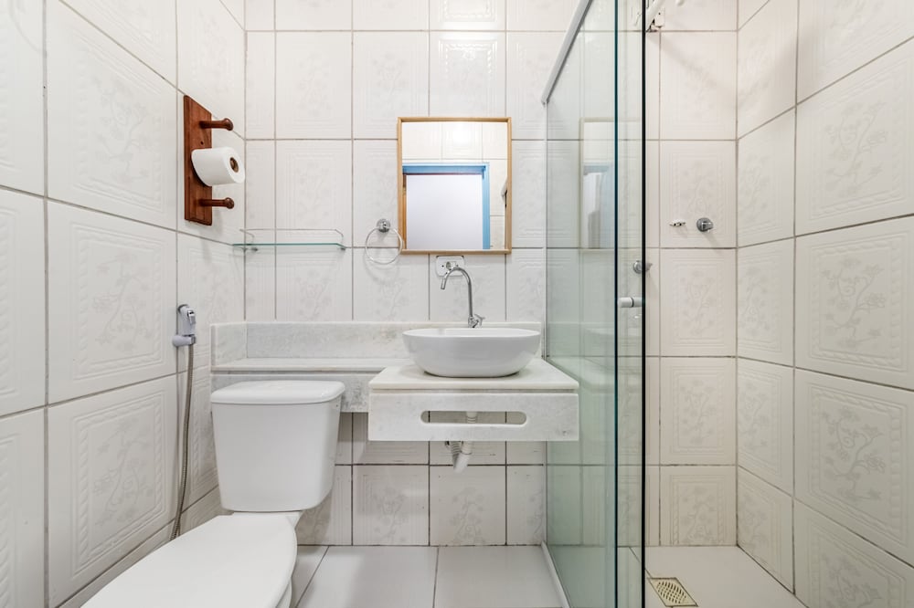 Economy Triple Room - Photo 4