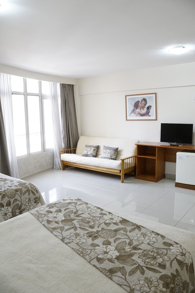 Junior Double Room, 2 Queen Beds photo 3