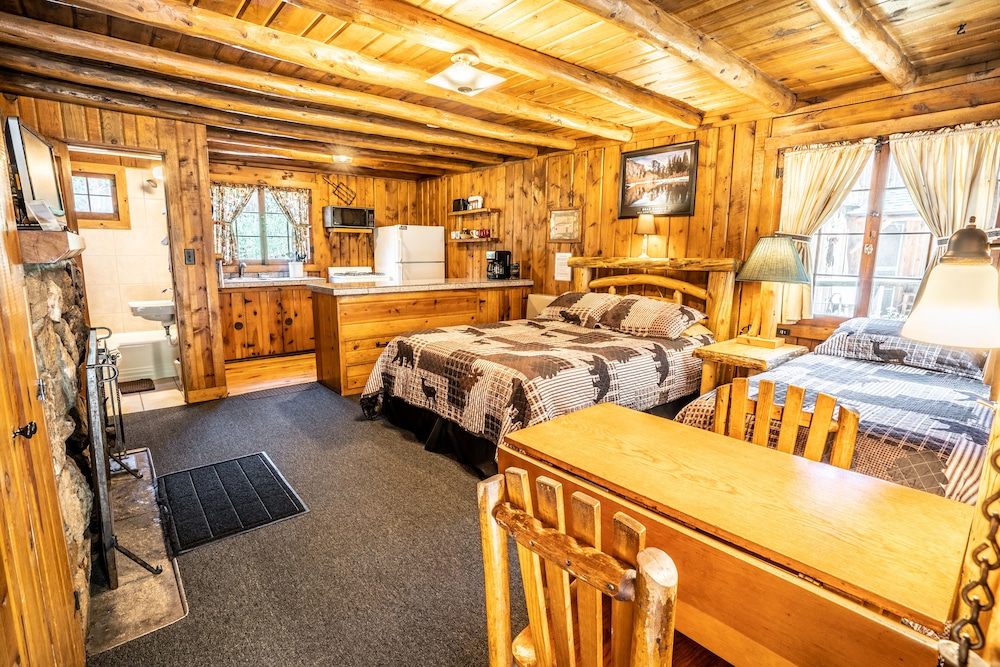 Family Cabin, 1 Bedroom, River View, Mountainside